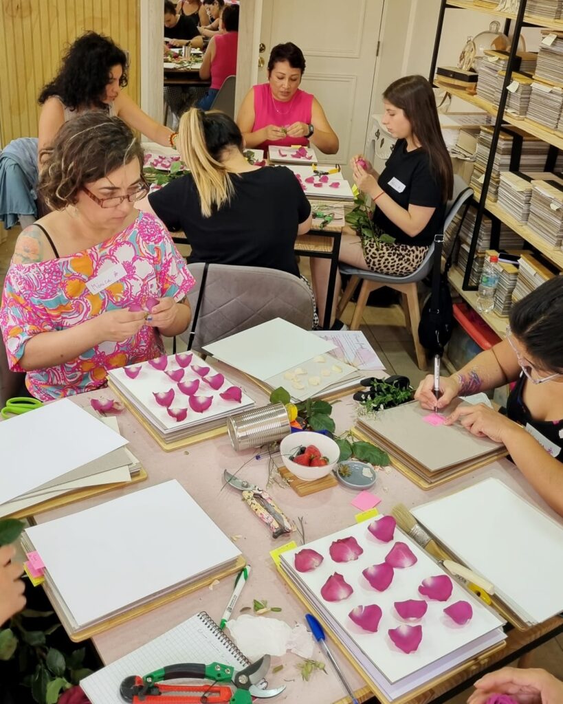 Taller Prensado de Flores • 26 Oct • Stgo • Nivel Intermedio - Imagen 5