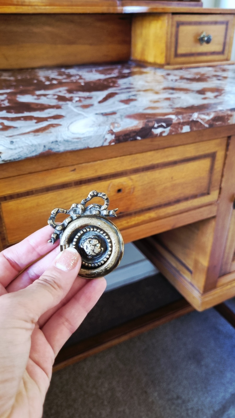 Tocador Antiguo Vintage. Madera, Marmol y Espejo Biselado - Imagen 4
