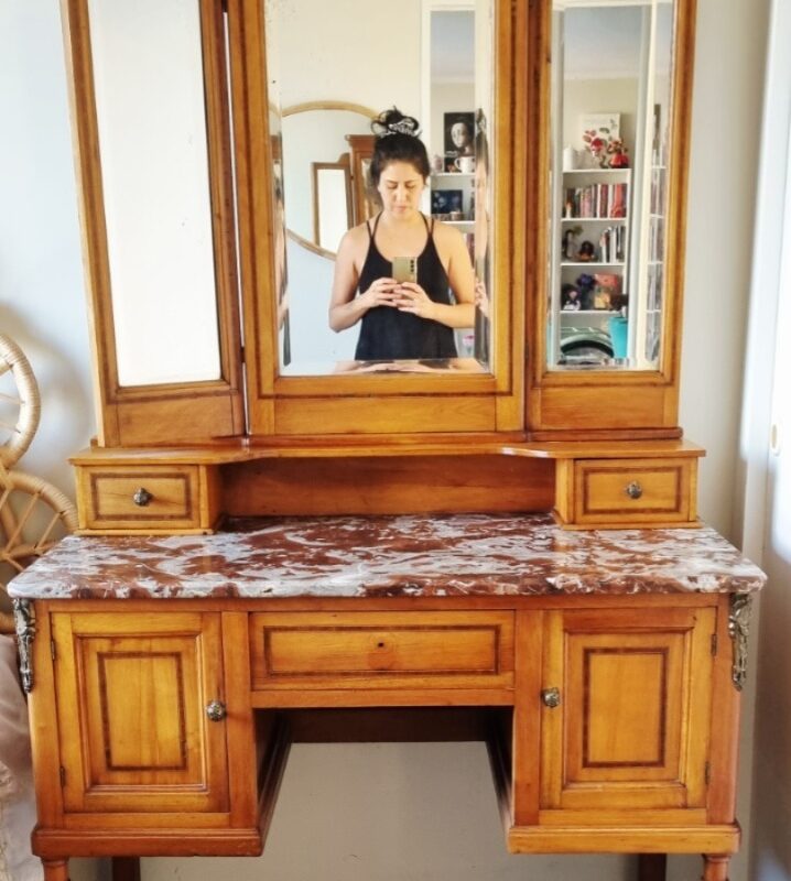 Tocador Antiguo Vintage. Madera, Marmol y Espejo Biselado